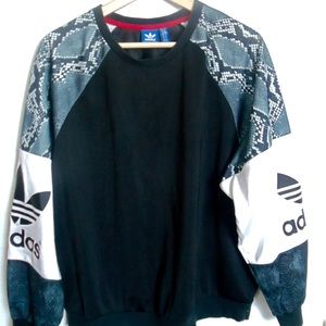 Adidas crewneck shirt
